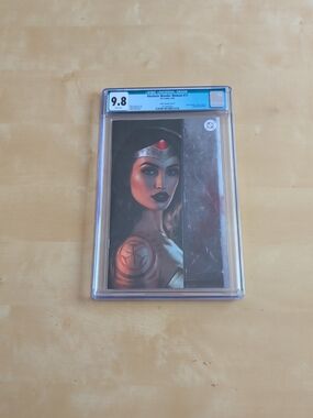 DC Comics Wonder Woman Graded Comic - Black, Red, Silver